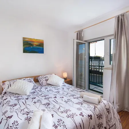 Pet Friendly In With Kitchen Holiday home Rogotin
