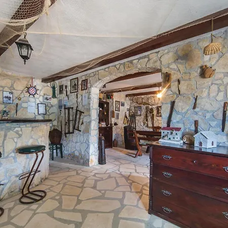 Pet Friendly In With Kitchen * Rogotin