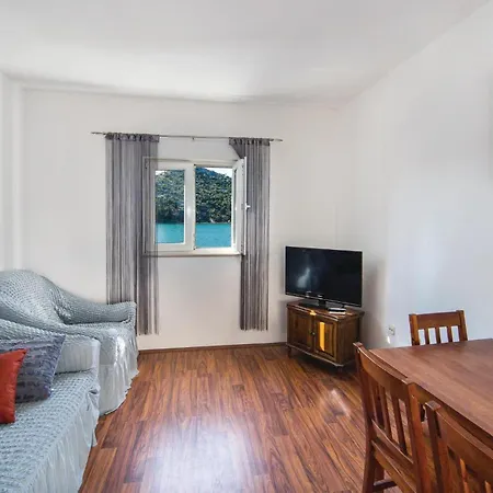 Holiday home Awesome In With House Sea View