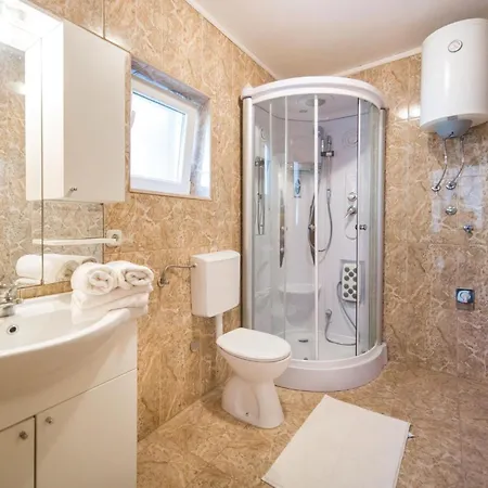 Awesome In With House Sea View Holiday home Rogotin