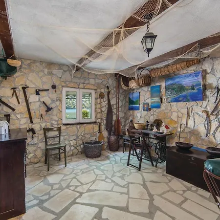 Awesome In With House Sea View
