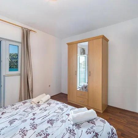 Awesome In With House Sea View Holiday home Rogotin
